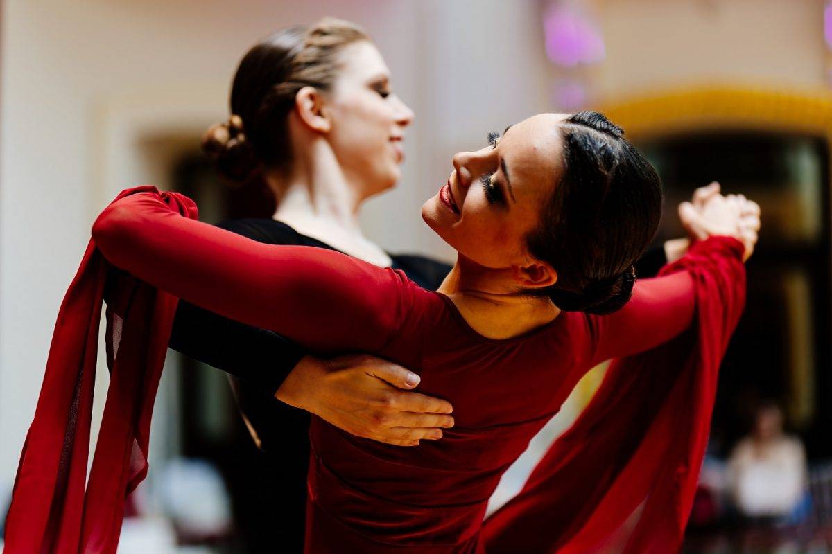 Auch in den Standardtänzen zeigten Saskia und Sabrina auf.